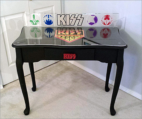 KISS Table