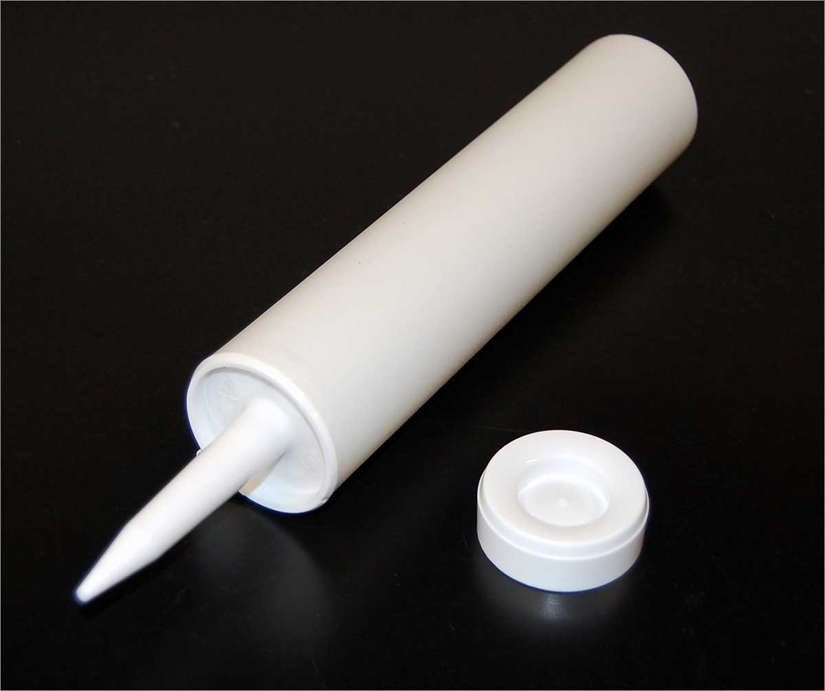 Empty Plastic Caulking Tube with Plunger Standard Size