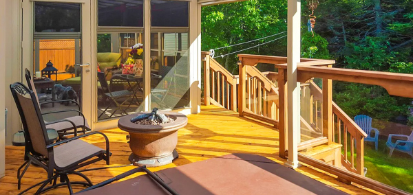 Clear Plexiglass for Patio Enclosures for Efficient Weather-Protection and Sound Dampening